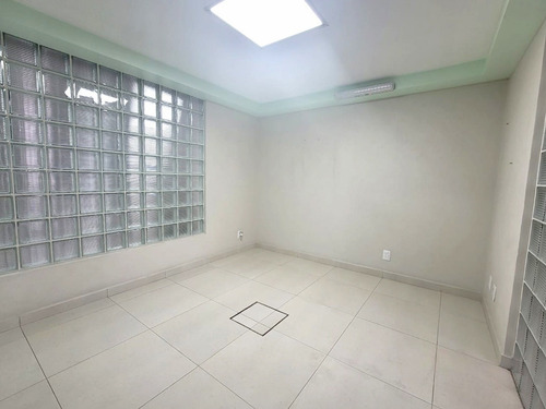 Imagen 4 de 9 de Consultorio En Av Tasqueña Con Baño