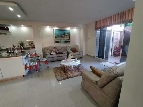 Imagen 24 de 30 de Townhouse En Guataparo Espectacular