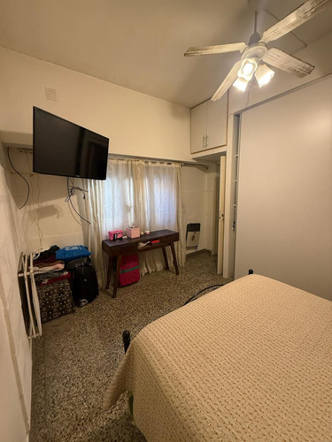 Casa En Reciclado Con Múltiples Ambientes Y Potencial En Ramos Mejía A La Venta