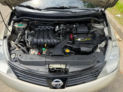 Nissan Tiida Mío Automático Cuero 2012