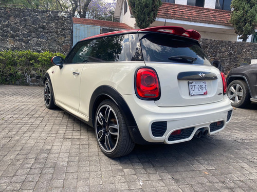 Mini John Cooper Works 2.0 Hot Chilli At