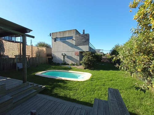 Casa En Punta Piedras Con Vista Al Mar