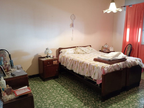 Casa 2 Dorm Monseñor P Cabrera