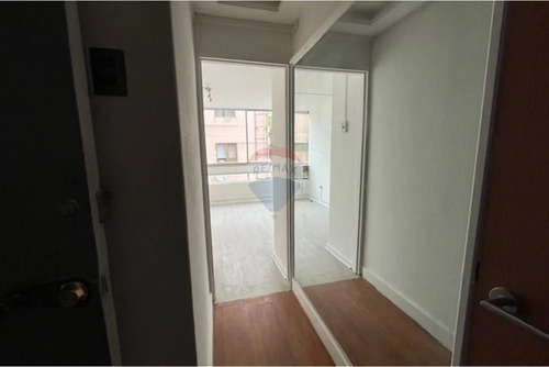 En Venta Oficina Con 3 Privados Y Recepción,