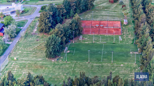 Terreno En Barrio Cerrado, 905 M2, Parquizado, Puerto Roldan