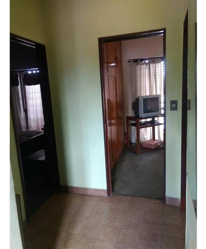 Chalet 5 Amplios Ambientes Con Extenso Parque