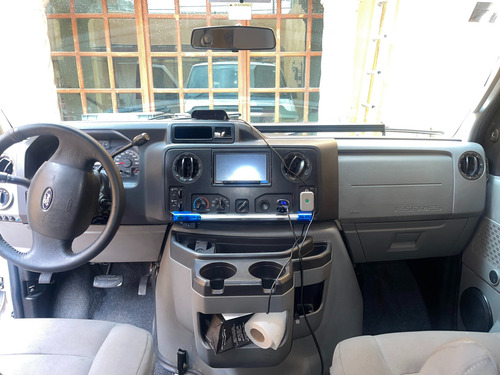 Ford Econoline E-150 4.6l V8 12 Pasajeros