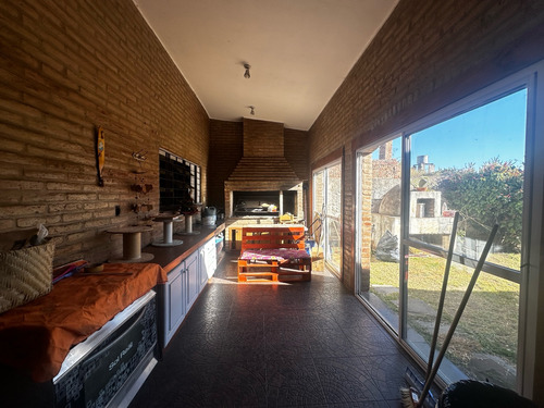 Casa En Venta San Vicente - Casona - 4 Dormitorios 3 Baños Quincho Y Pileta