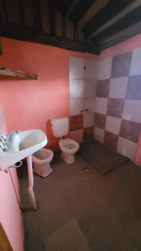 Chacra De 10 Hectáreas Con Arroyo Permanente Y Cabaña A Restaurar. El Hoyo Chubut.