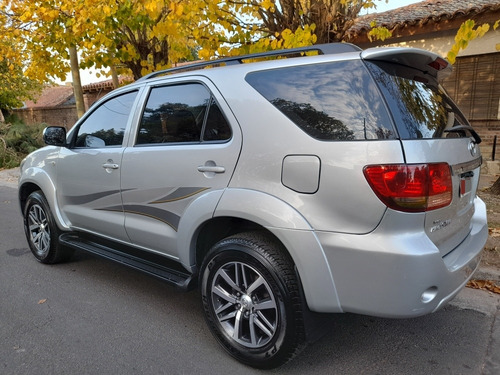 Imagen 4 de 15 de Toyota Sw4 3.0 Srv Cuero 2007