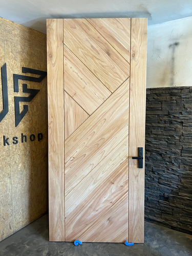 Puerta Pivotante Nella En Madera Maciza - Fabricante