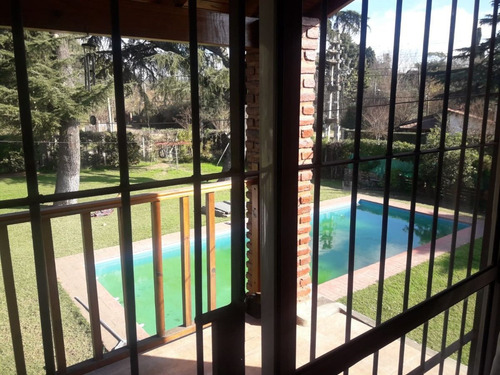 Venta Casa Quinta De Cinco Dormitorios En La Reja