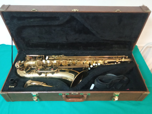 Saxofon Tenor Orient + Estuche + Boquilla + Pie + Correa Dorado (Usado)