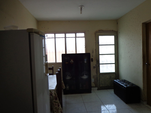 Imagem 4 de 14 de Casa Geminada 02 Quartos No Bairro Letícia. - 4245