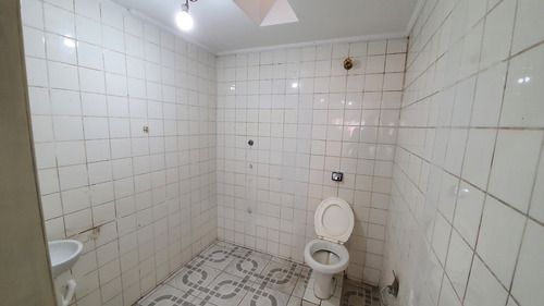 Imagem 9 de 10 de Sala Loja Comercial De Rua, Espaçosa E Recem Pintada