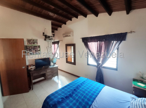 Venta Bella Y Prestigiosa Casa Duplex Amoblada Y Equipada En Urb. Villa Roca Cabudare Gabriela C