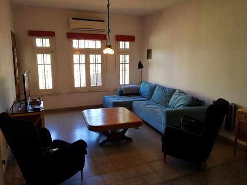 Vendo Casa En Monte Grande Apta Crédito Hipotecario En Excelente Ubicación. Dueño Directo Sin Inmobiliaria