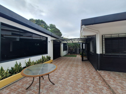 Hermosa Quinta En Colinas De Santa Rosa Norte Fg