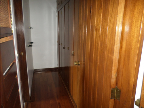 Casa En Venta En Lomas Del Mirador Caracas