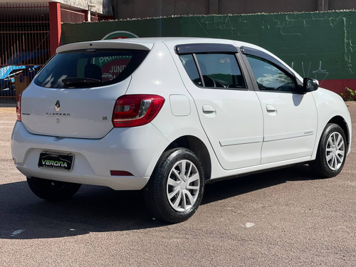 Imagem 6 de 11 de Renault Sandero 1.6 Expression 8v Flex 4p Manual