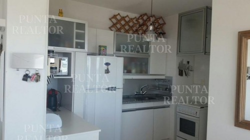 Apartamento En Alquiler En El Puerto De Punta Del Este- Ref: 297