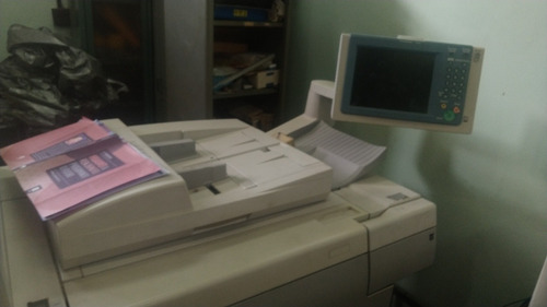 Impressora Canon Imagerunner 7104