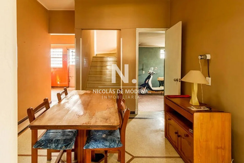 Venta Casa Esquinera 4 Dormitorios 2 Baños 1 Garaje Cerrito De La Victoria