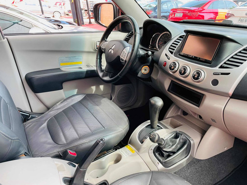 Imagem 10 de 13 de Mitsubishi L200 2013 3.2 Triton Hpe Cab. Dupla 4x4 Aut. 4p