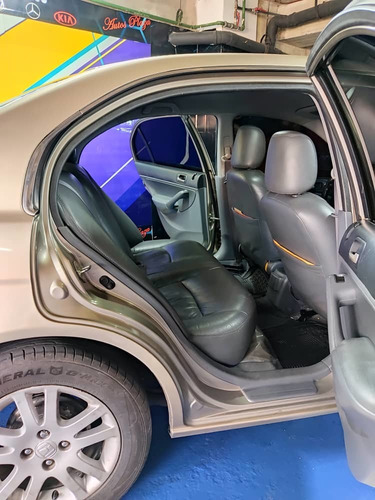 Imagen 7 de 10 de Honda Civic Lx