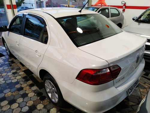Volkswagen Voyage 1.0 Seleção Tec Total Flex 4p 2014