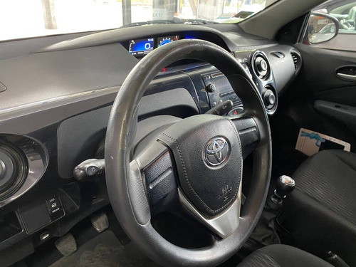 Imagen 11 de 16 de Toyota Etios 1.5 X 6 Ta. 4 Ptas. Año 2017.