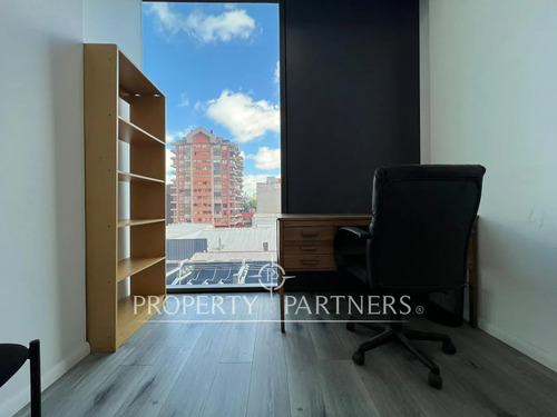 Excelente Oficina En Arriendo - Edificio Vanguardi...