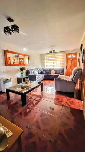 Acogedora Casa 3d-1b Luis Matte Larrain / Nonato Coo
