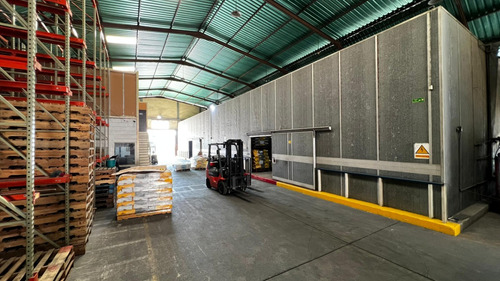 Daniela Linarez Ofrece En Venta Galpones En Zona Industrial Iii Avenida Principal Totalmente Equipadon Con Cavas De Conservacion Empaquetadora Listo Para Producir Conjunto Privado Barquisimeto Lara