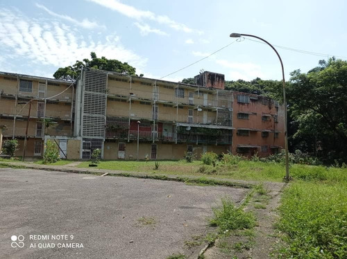 Imagen 13 de 13 de Edificio Ubicado Detras De La Escuela Basica Nacional Araguita I.