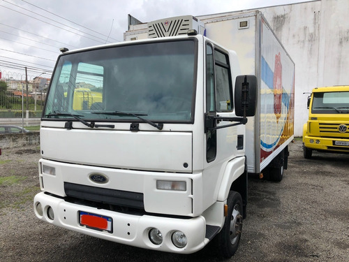 Imagem 3 de 8 de Ford Cargo 815 Ano 2011 Baú Refrigerado