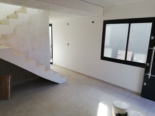 Imagen 14 de 18 de Duplex En Venta 2 D Y Dpto 1 D Con Cochera,