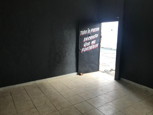 Imagen 6 de 15 de Venta - Local/galpon Con Playon Vehiculira - Balbin 5820