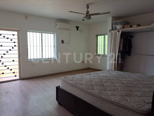 Se Vende Casa En Col. Juan Jose Rios Ii En Villa De Alvarez, Colima