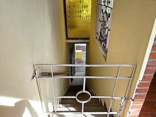 Galpon Mas Casa En Planta Alta