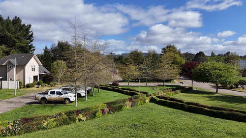 Casa De 160m2, 4d 4b, 2 Pisos, Condominio El Bayo, Valdivia