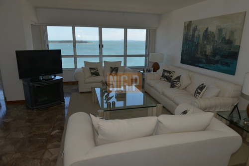 Divino Impecable Con Servicios- Ref: 1382