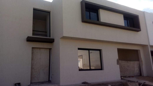 Imagen 1 de 2 de Venta Duplex De Categoría En B° Comarca De Allende