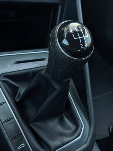 Imagem 10 de 15 de Volkswagen Polo 1.0 Mpi Total Flex Manual