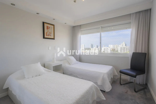 Alquiler Apartamento Cuatro Dormitorios Parrillero Propio Playa Mansa Punta Del Este Edificio Casino Tower