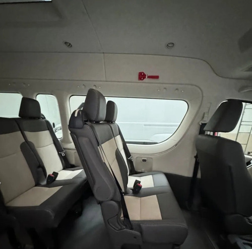 Toyota Hiace 2.8 Tdi Commuter 6at 14a