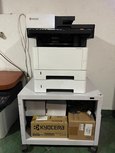Impresora Multifuncional Kyocera M2040 Casete Adicional Blanco (Usado)