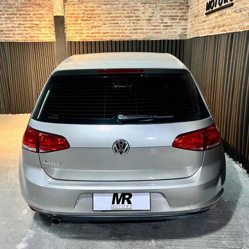 Imagen 8 de 24 de Volkswagen Golf 2016 1.6 Trendline