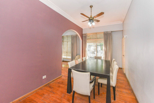 Venta Casa 5 Ambientes Con Cochera Versalles