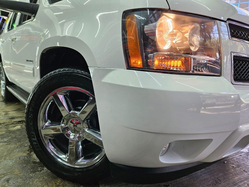 Chevrolet Tahoe E Suv Piel Cd 2a Fila Asientos 4x4 At